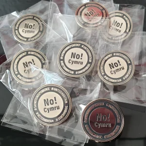 No! Cymru Pin Badges
